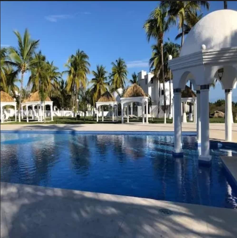 Hotel Aldea Del Bazar & Spa Пуерто Ескондидо Екстериор снимка