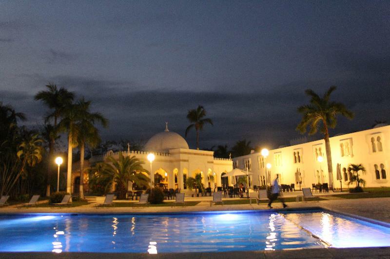 Hotel Aldea Del Bazar & Spa Пуерто Ескондидо Екстериор снимка